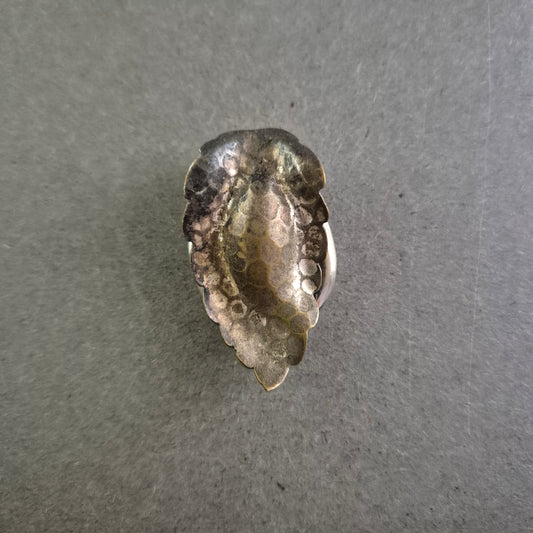 Seltene D.R.P. Fingerring-Schlaufe – Vintage Clip mit Patina