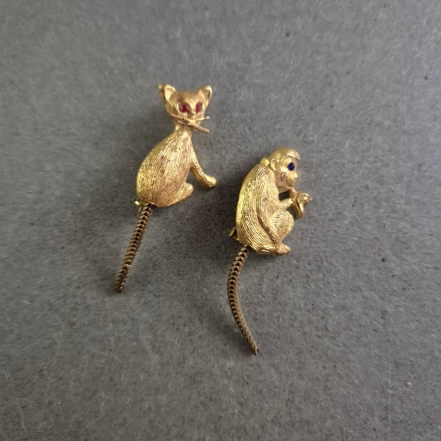 Vintage-Tierbroschen im Set – Affe & Katze mit beweglichem Schwanz
