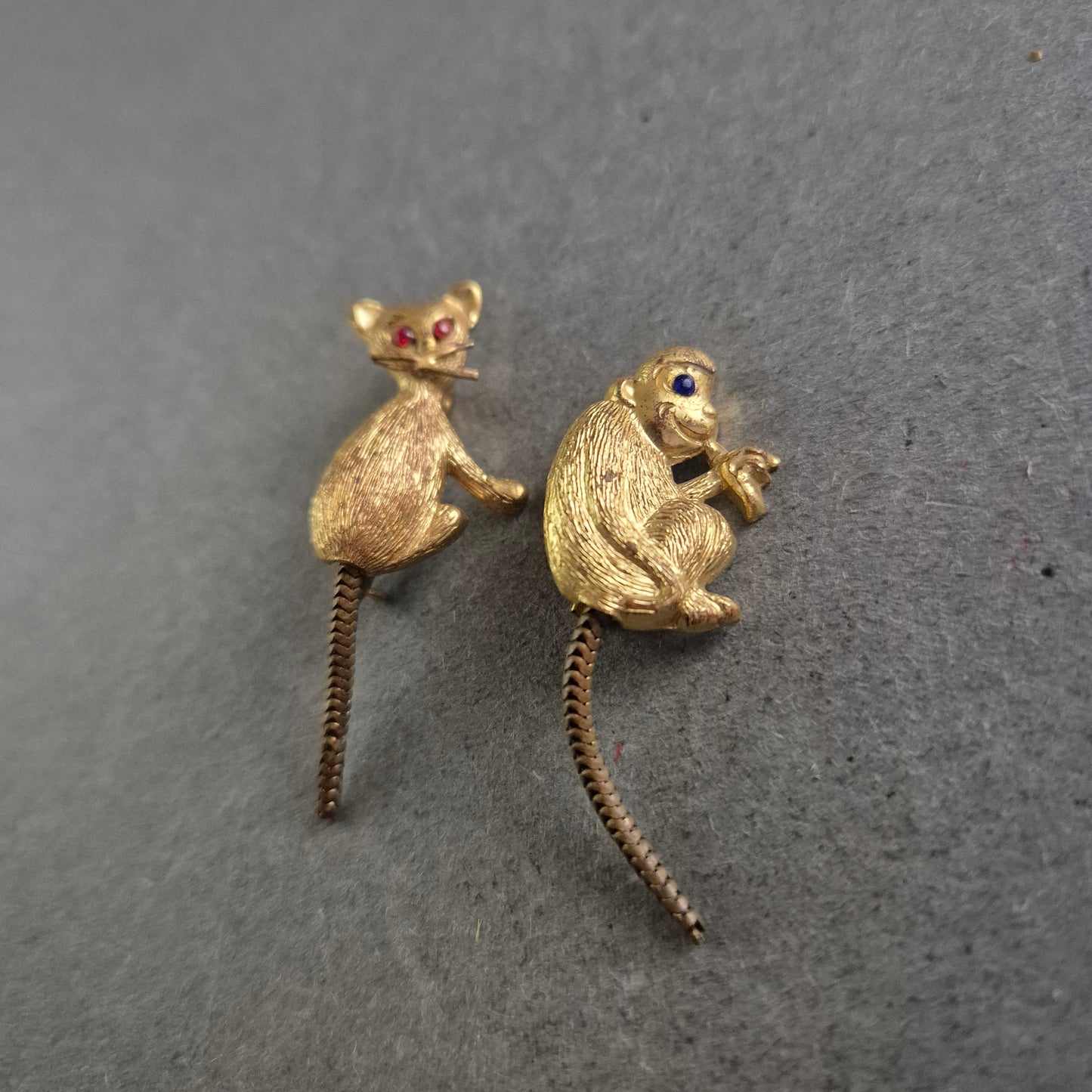 Vintage-Tierbroschen im Set – Affe & Katze mit beweglichem Schwanz