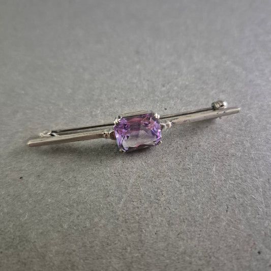 Elegante Vintage-Brosche mit Amethyst – Zeitloser Klassiker