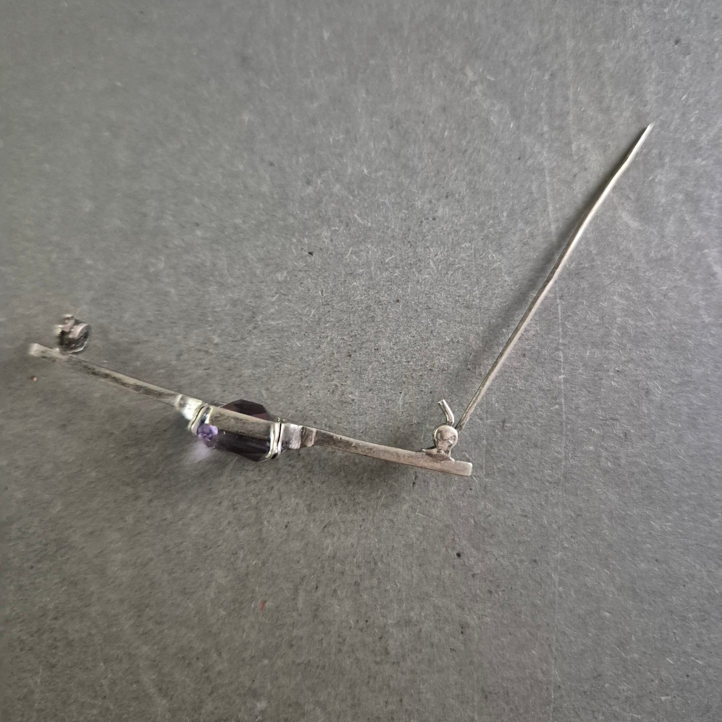 Elegante Vintage-Brosche mit Amethyst – Zeitloser Klassiker