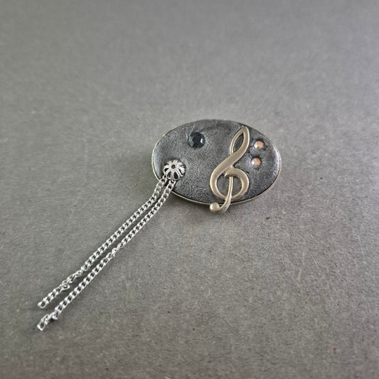 Musikalische Brosche mit Notenschlüssel – Vintage-Look mit Strassdetails