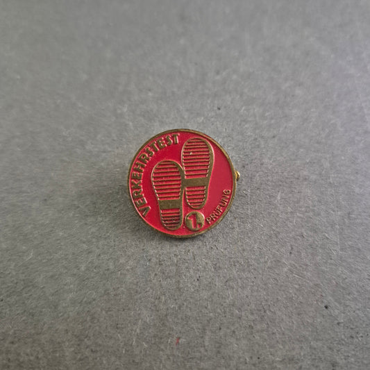 Vintage Anstecknadel „Verkehrstest 1. Prüfung“ – Höffert Bonn