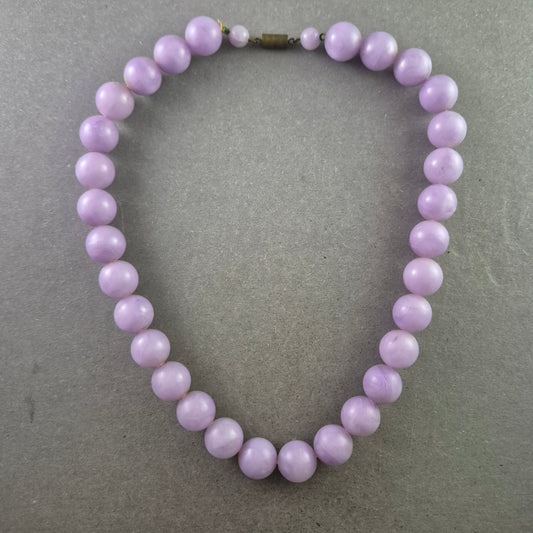 Vintage Perlenkette in zartem Flieder mit Schraubverschluss
