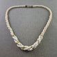 Geflochtene Vintage-Kette mit kleinen Perlen in Cremeweiß