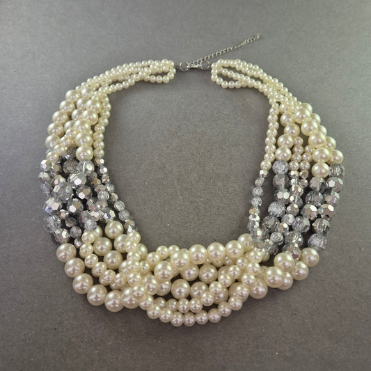 Mehrreihige Perlenkette mit Glaskristallen – Glamouröses Vintage-Design