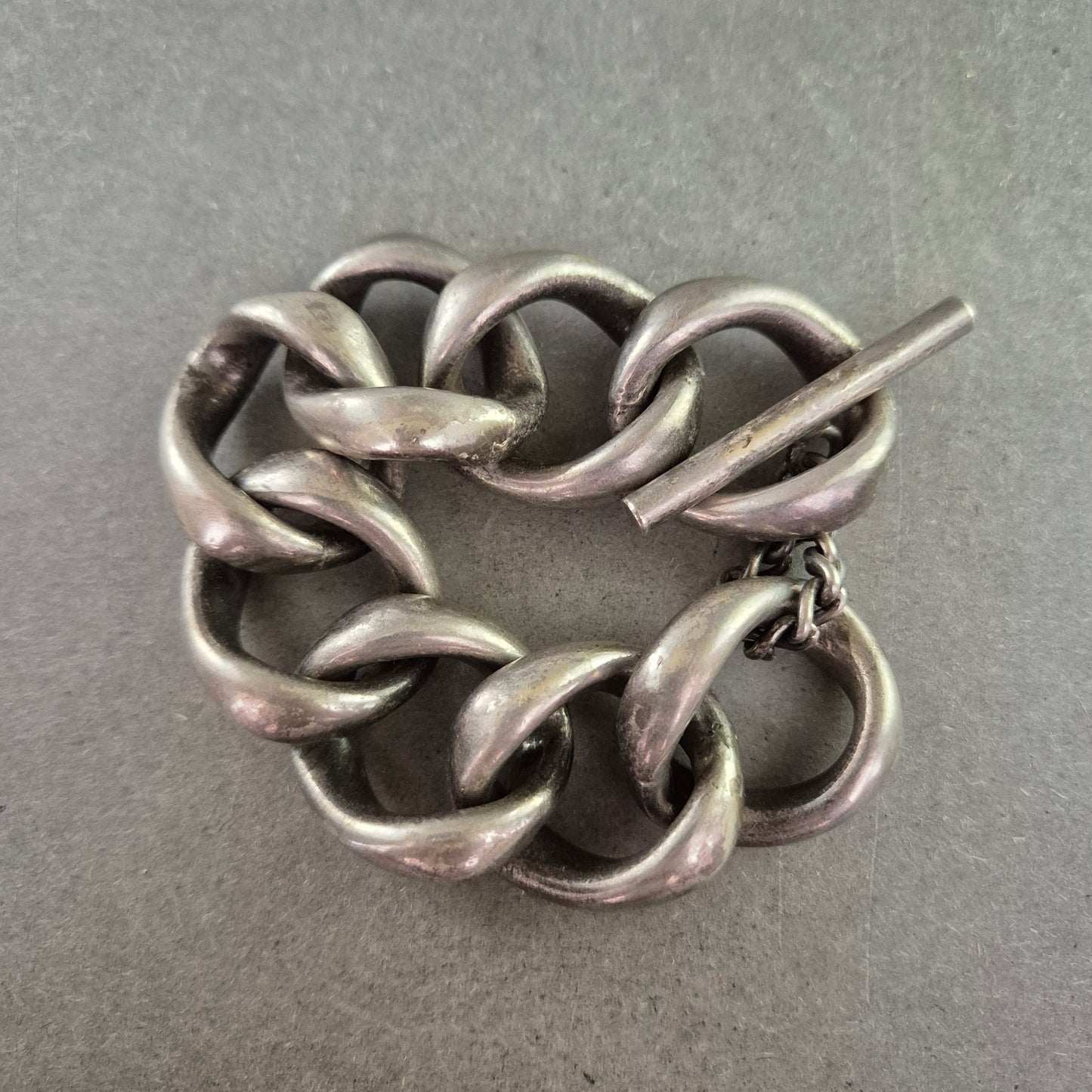 Chunky Armband aus Metall – Robustes Gliederdesign im Used-Look