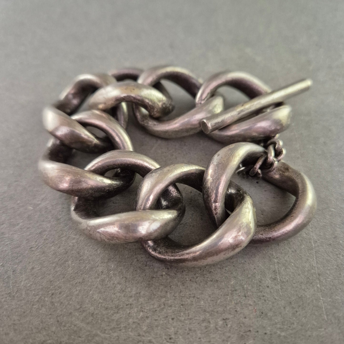 Chunky Armband aus Metall – Robustes Gliederdesign im Used-Look