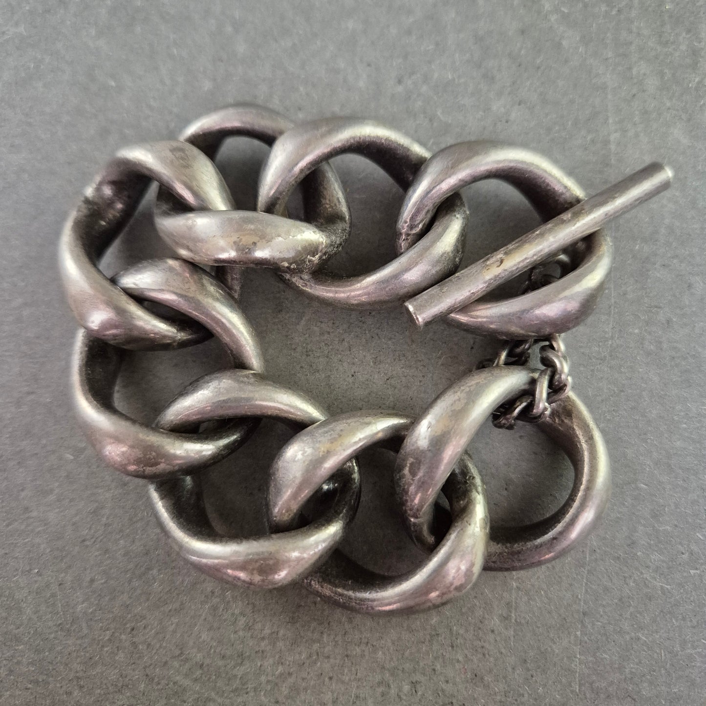 Chunky Armband aus Metall – Robustes Gliederdesign im Used-Look