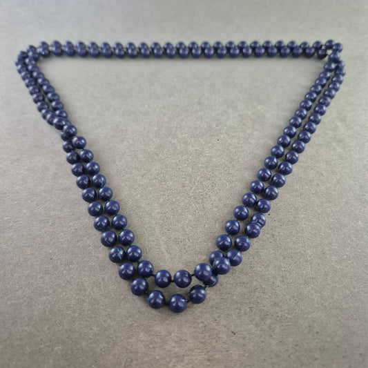 Zweireihige Perlenkette in Dunkelblau – Klassisch & Ausdrucksstark