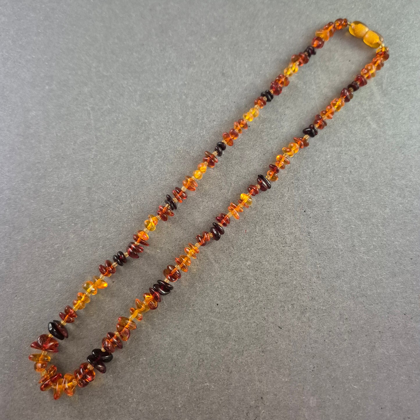 Klassische Halskette in Bernsteinoptik Warme Naturtöne