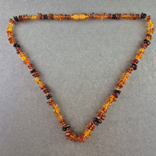 Klassische Halskette in Bernsteinoptik Warme Naturtöne