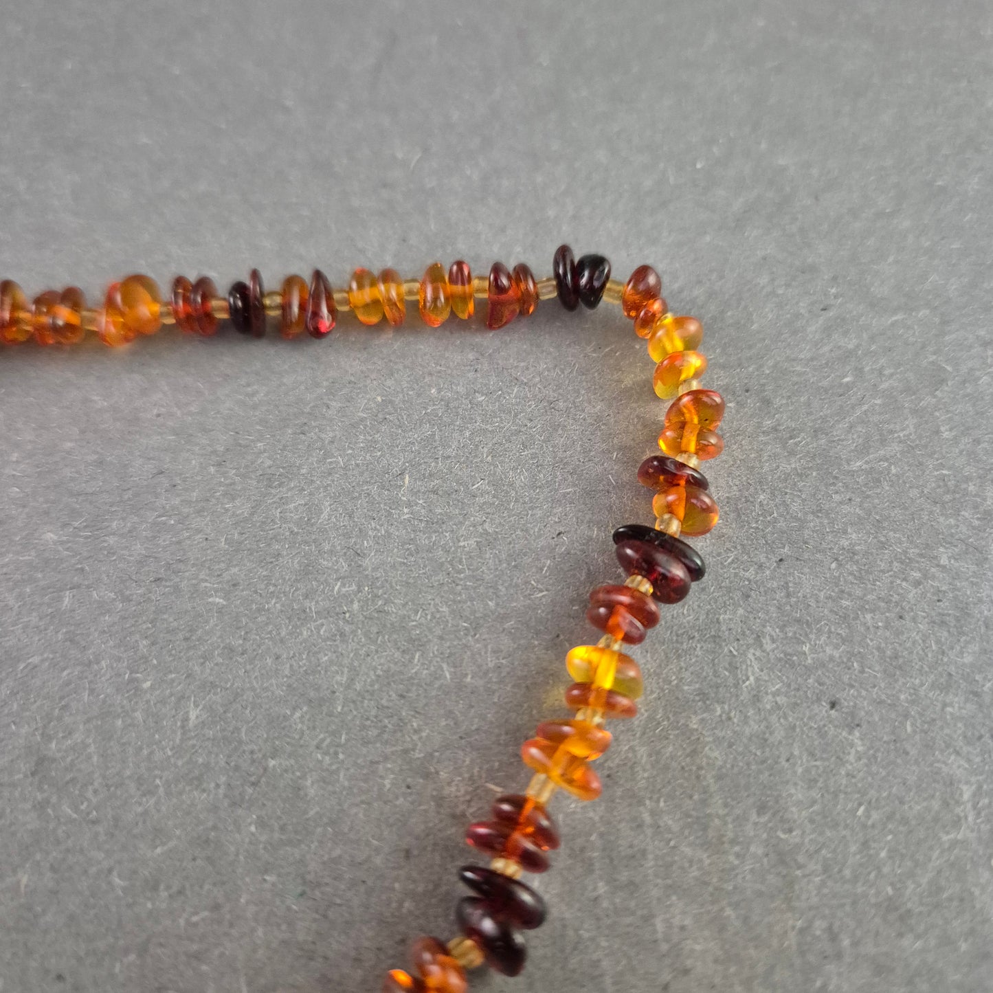 Klassische Halskette in Bernsteinoptik Warme Naturtöne