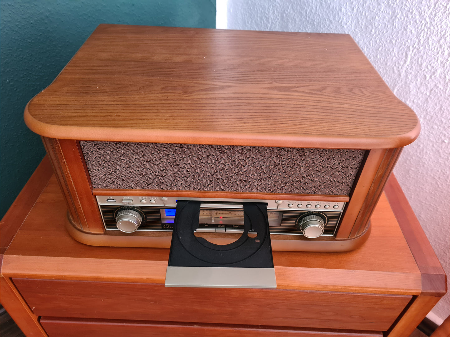 Classic Phono TCD-2500 USB Radio/CD-Player mit 2 Lautsprechern 50cm