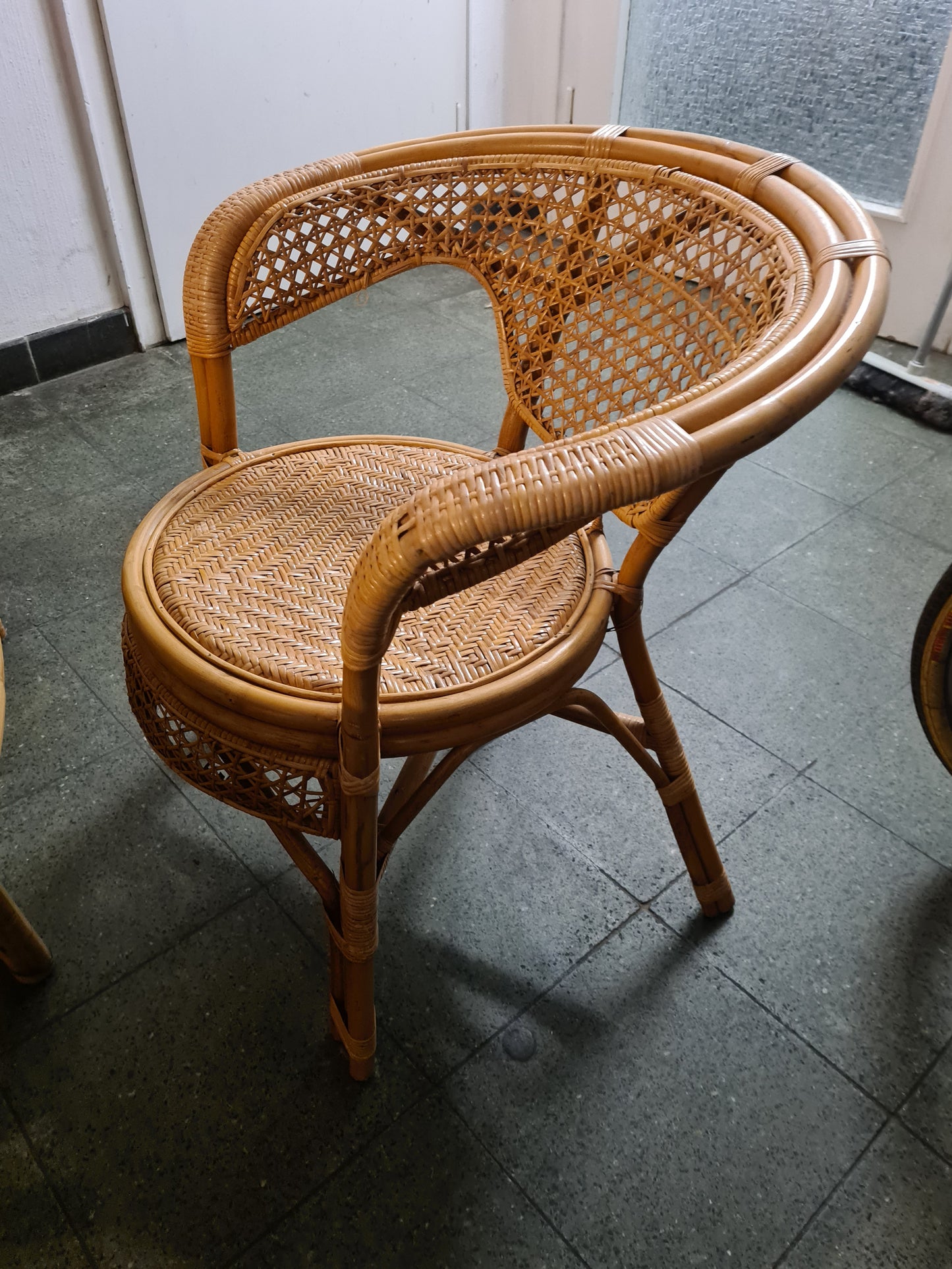 Mid-Century Vintage Sitzgruppe aus Rattan Bank 2 Sessel Tisch
