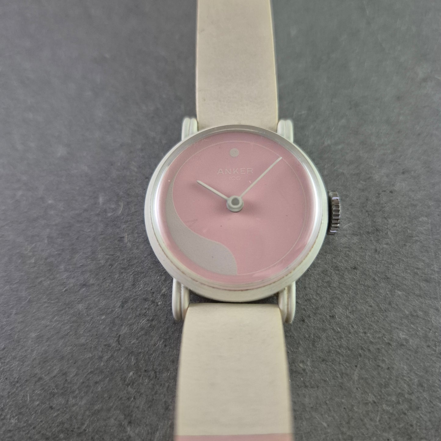 Vintage Anker Damenarmbanduhr – Zartes Rosé für stilvolle Akzente