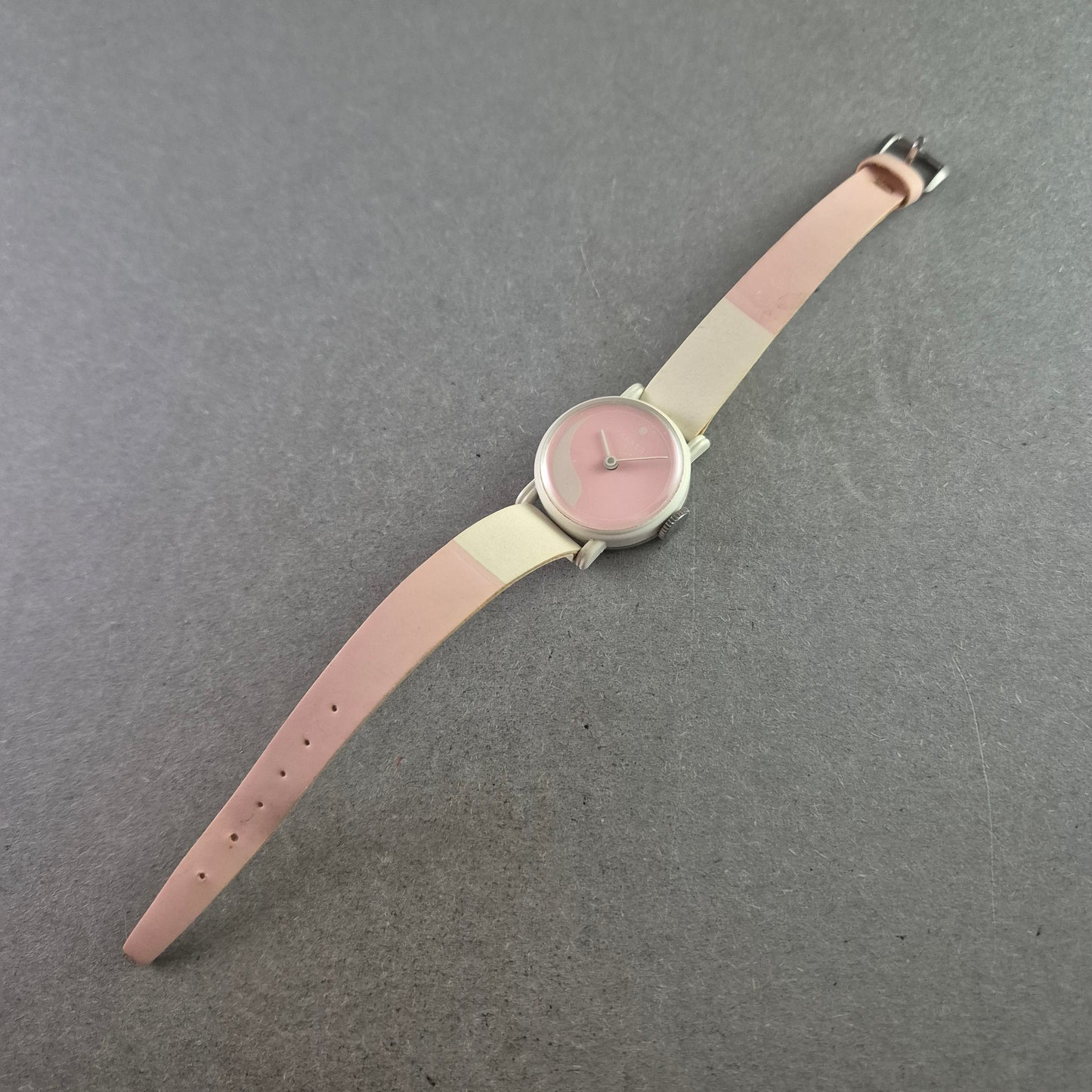 Vintage Anker Damenarmbanduhr – Zartes Rosé für stilvolle Akzente