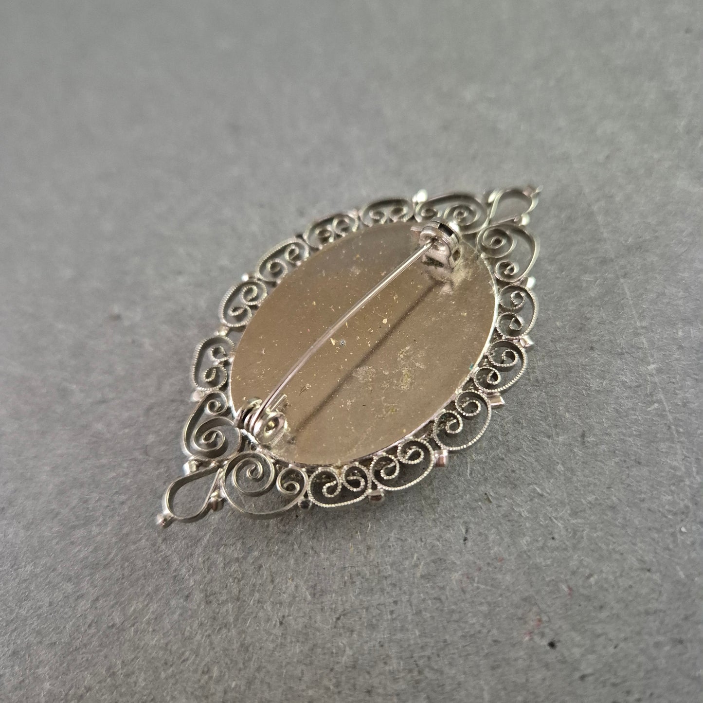 Florale Mikromosaik-Brosche – Filigranes Vintage-Design aus Italien