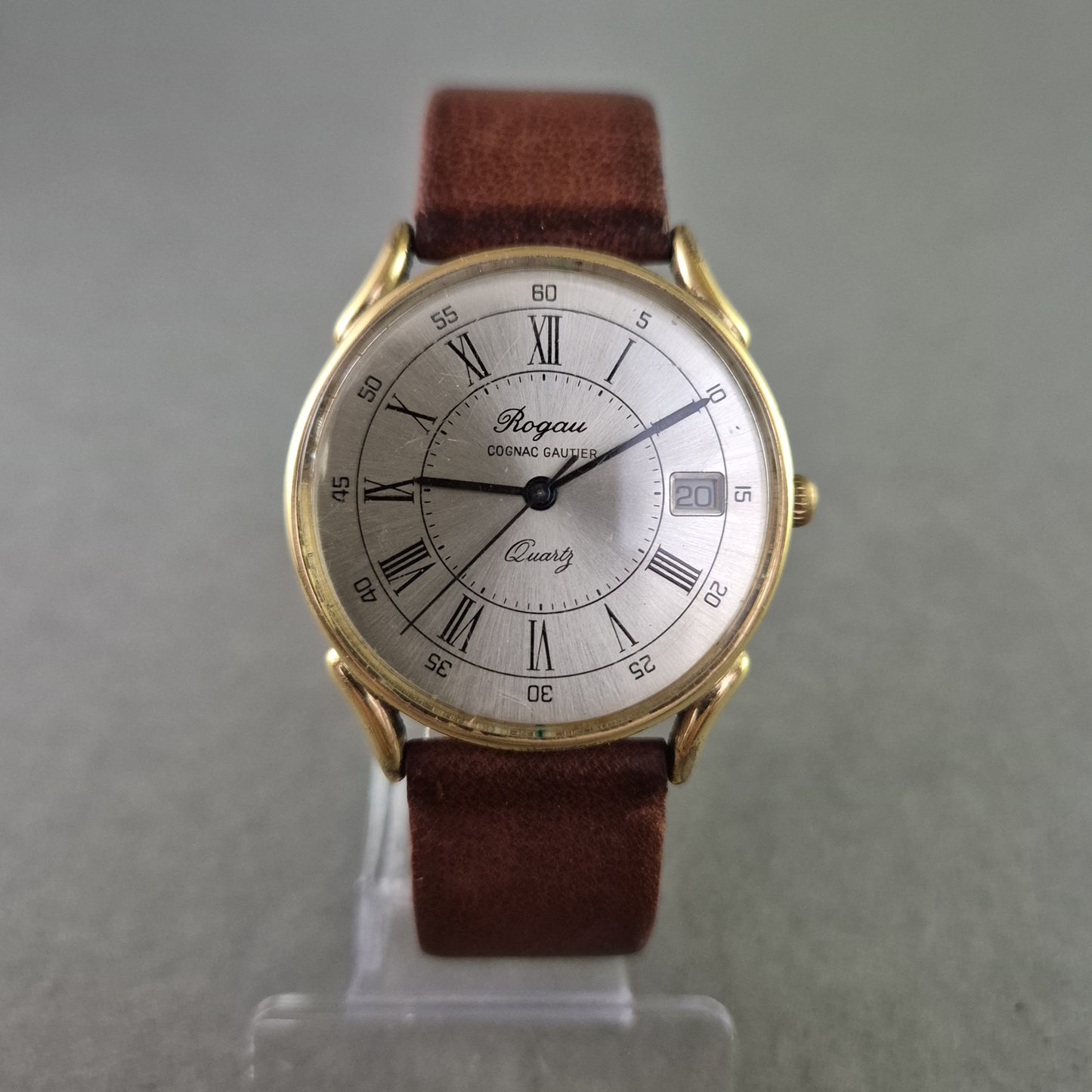 Rogau Herrenarmbanduhr – Klassisches Design mit Cognac Gautier Motiv