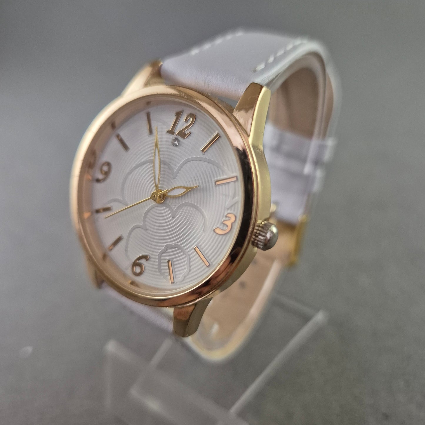 Eternal Love Damenarmbanduhr – Feminines Design mit floralem Muster