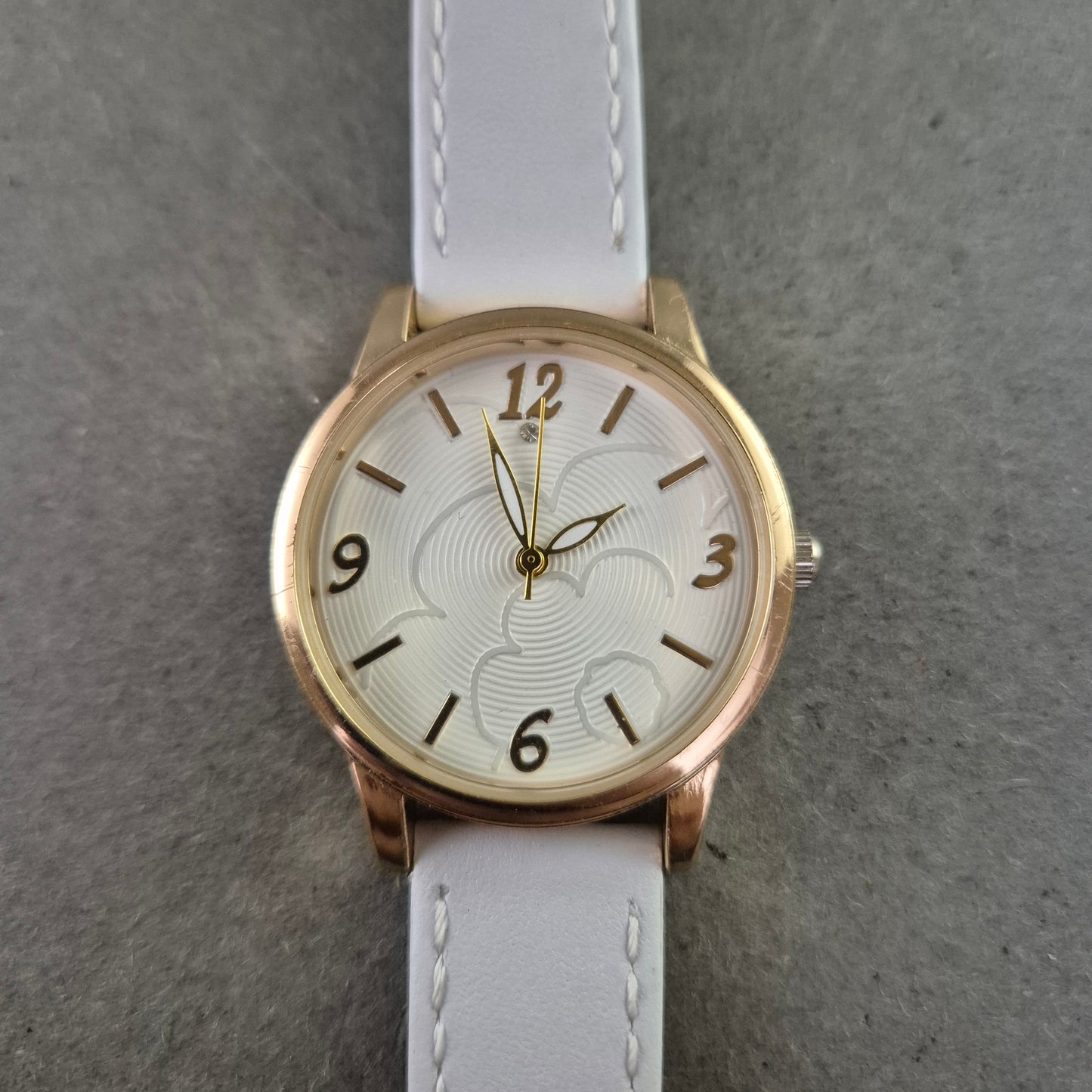 Eternal Love Damenarmbanduhr – Feminines Design mit floralem Muster