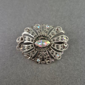 Filigrane Vintage-Brosche mit irisierendem Stein – Ovales Design