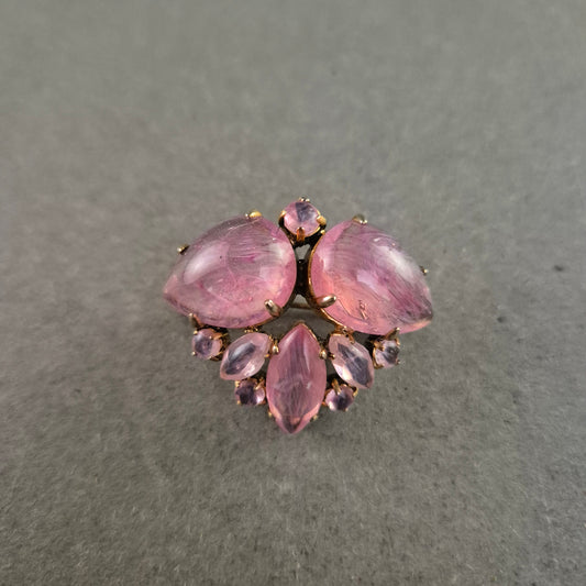 Elegante Vintage-Brosche mit rosa Glascabochons – florale Form