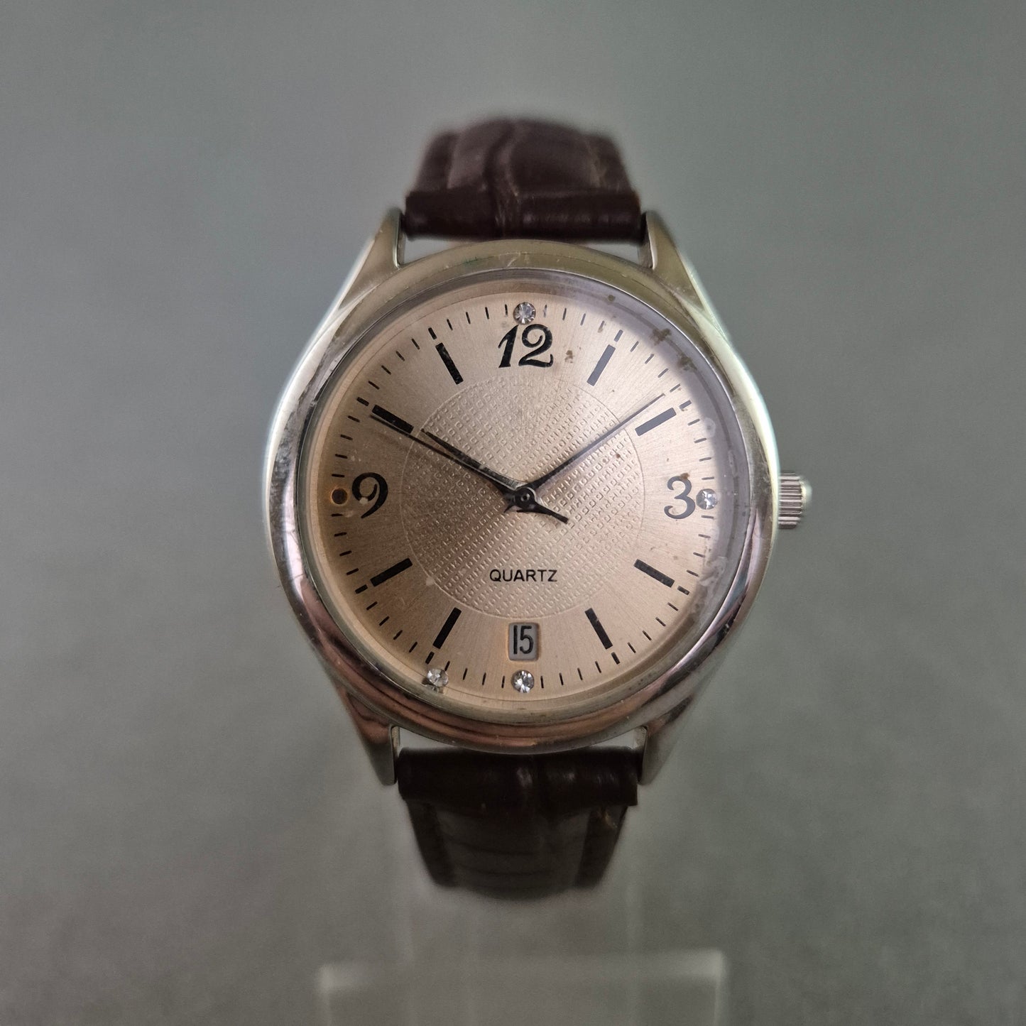 Klassische Herren-Quarzuhr mit Lederoptik-Armband und Datumsanzeige