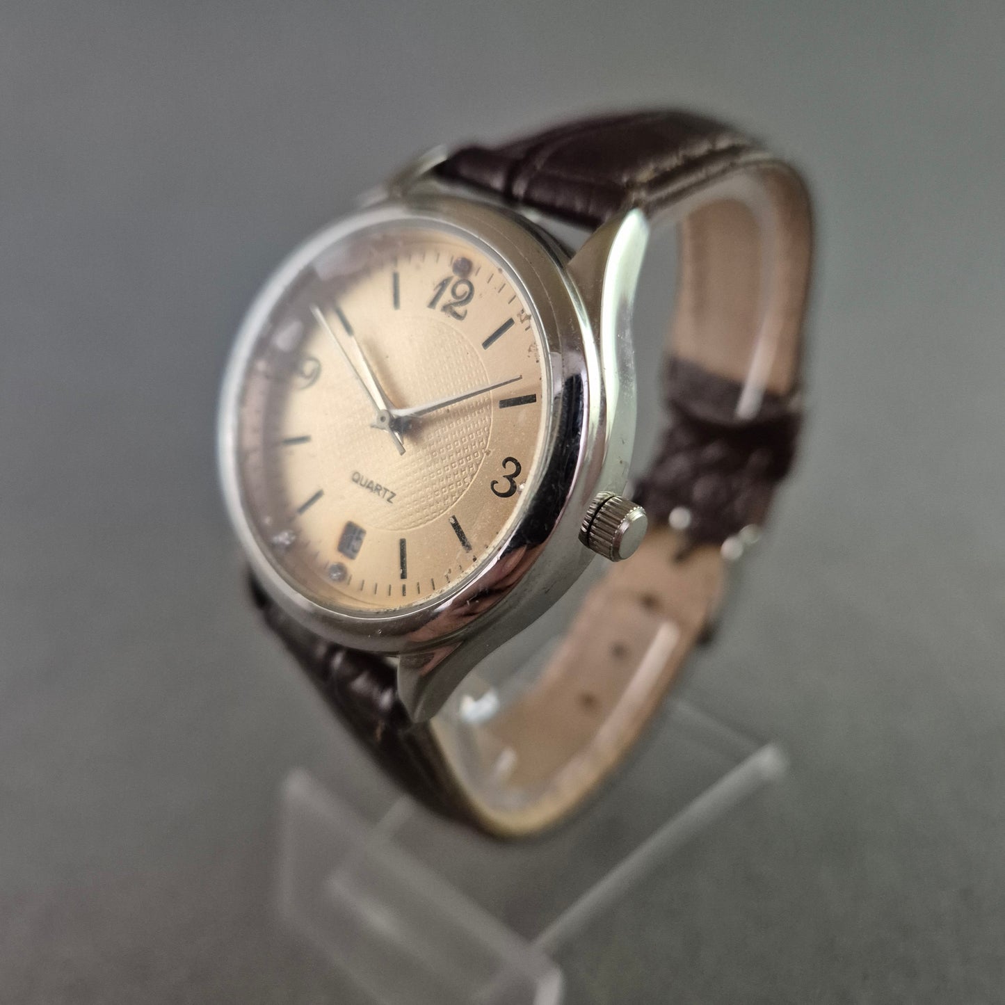 Klassische Herren-Quarzuhr mit Lederoptik-Armband und Datumsanzeige