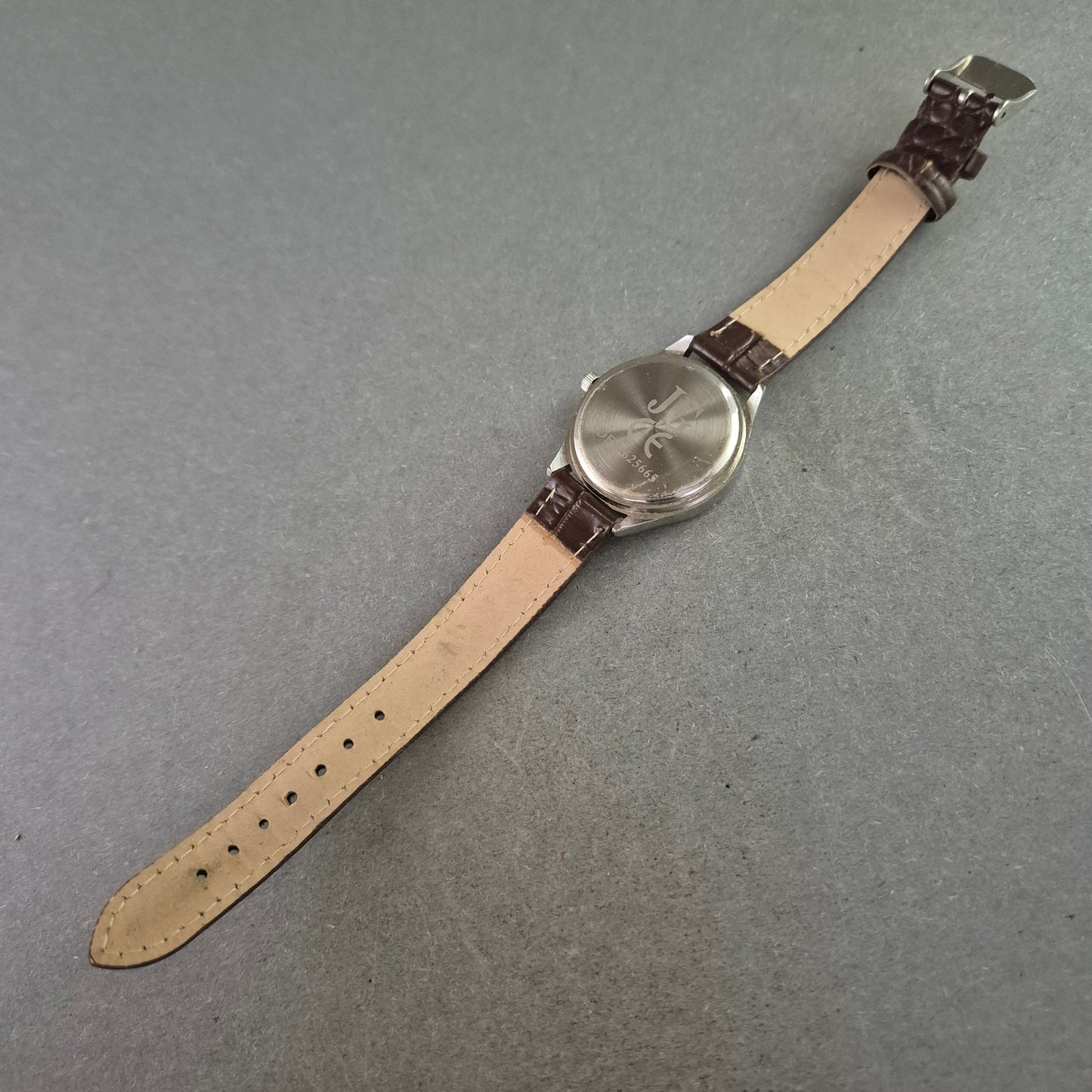 Klassische Herren-Quarzuhr mit Lederoptik-Armband und Datumsanzeige