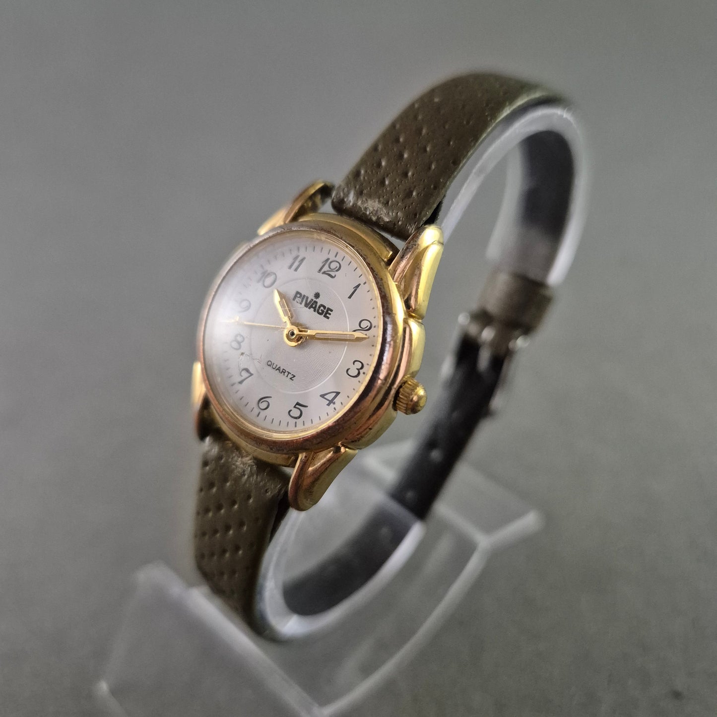 Klassische Damenarmbanduhr von Rivage – Eleganz in Goldoptik