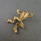 Auffällige Frosch-Brosche in Goldoptik mit Strass und grünen Augen