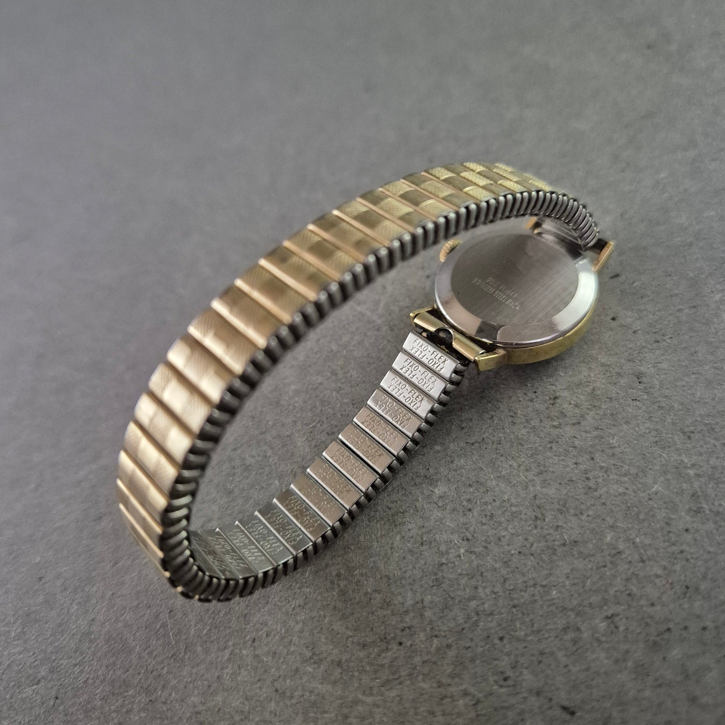 Vintage Damenarmbanduhr von Porta – Retro-Look mit Flexband