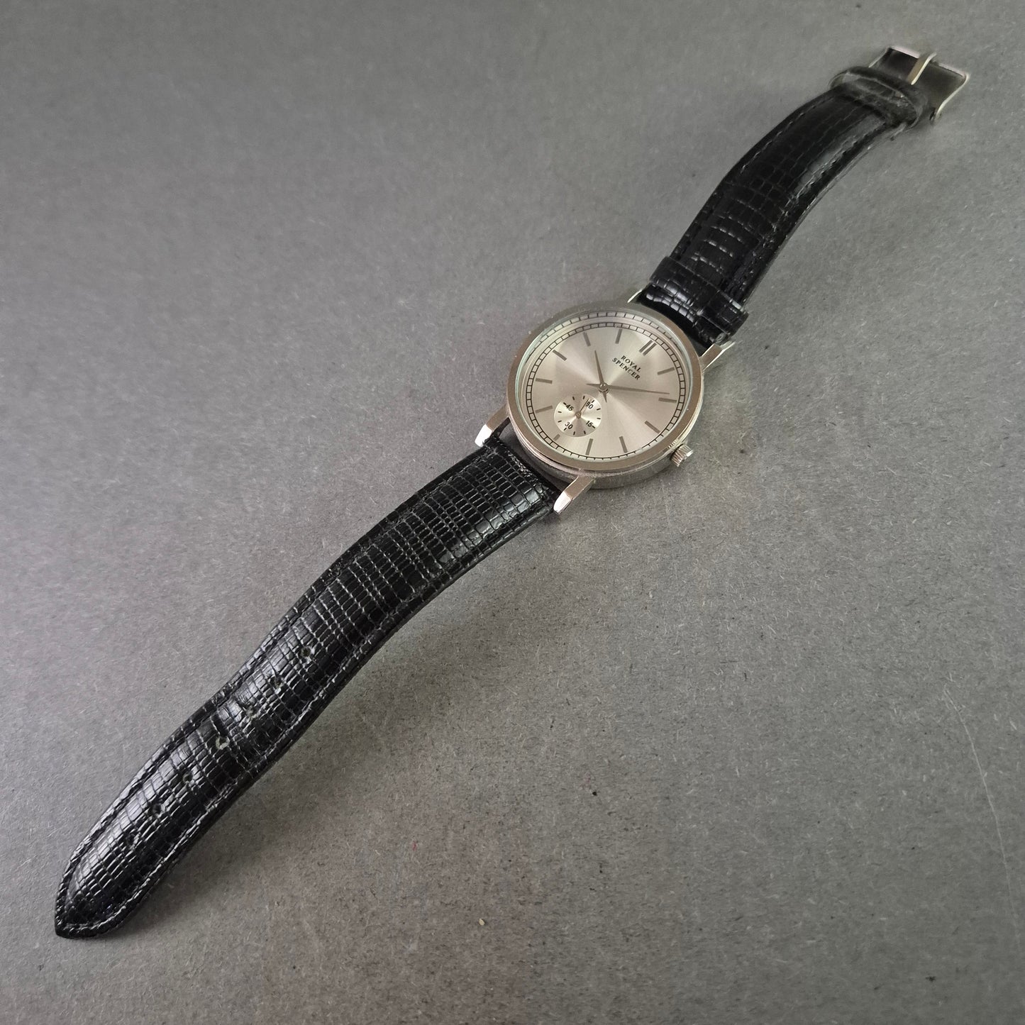 Royal Spencer Herrenarmbanduhr – Schlankes Design in Silberoptik