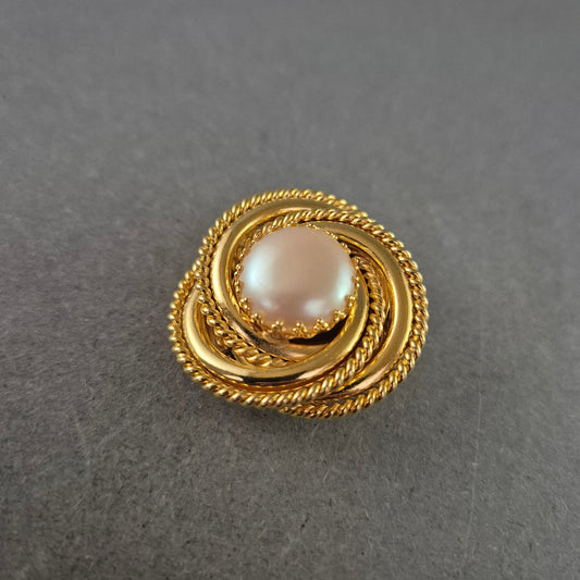Vintage Clipbrosche mit Perlenimitat und gedrehtem Goldrahmen