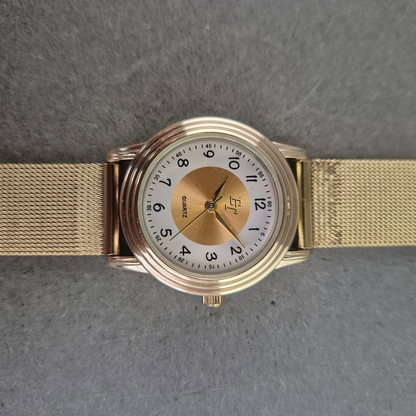 Vergoldete Damenarmband Uhr mit Meshband – Klassischer Stil mit Charme