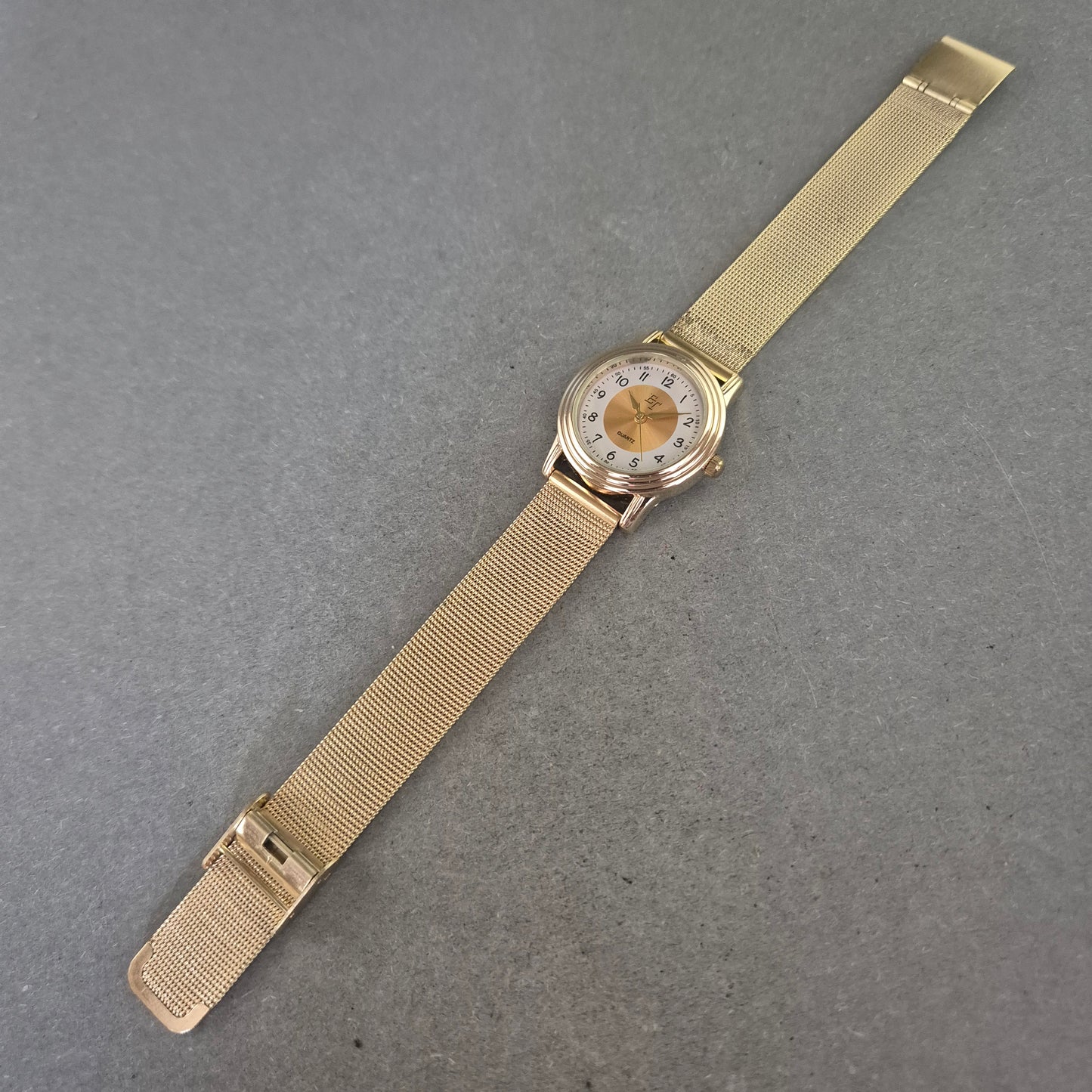 Vergoldete Damenarmband Uhr mit Meshband – Klassischer Stil mit Charme