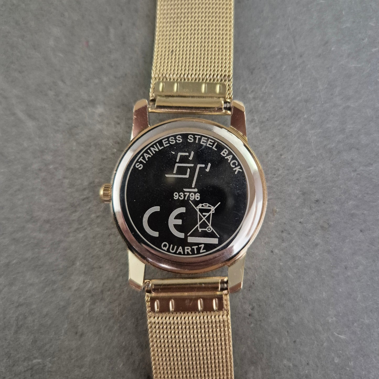 Vergoldete Damenarmband Uhr mit Meshband – Klassischer Stil mit Charme