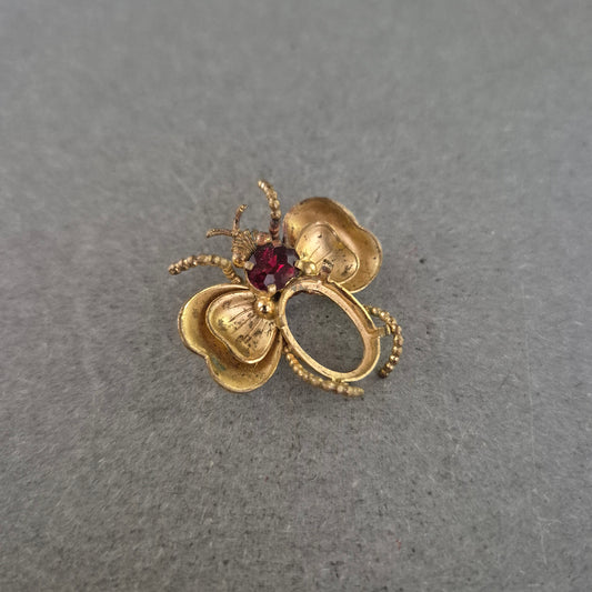Vergoldete Vintage-Brosche „Schmetterling“ mit rotem Strassstein