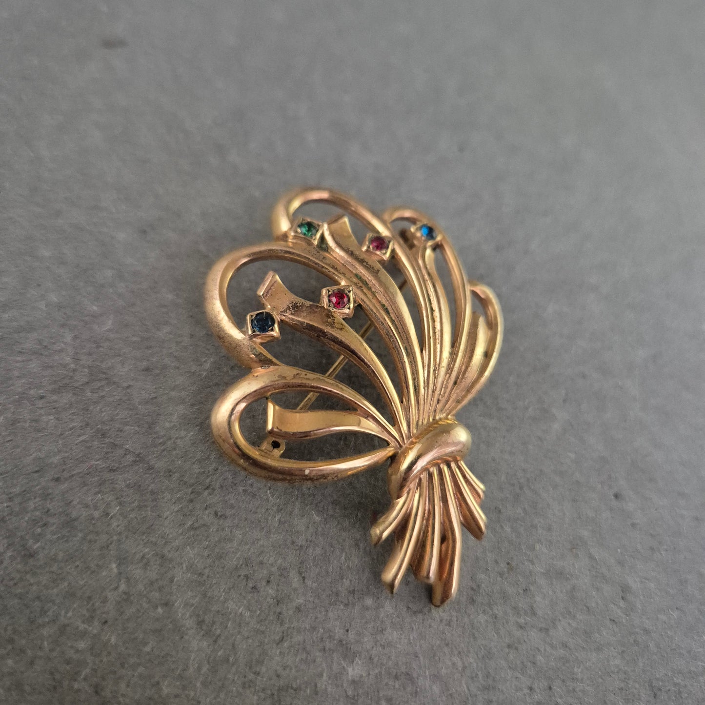 Vintage-Brosche „Blumenstrauß“ mit bunten Schmucksteinen