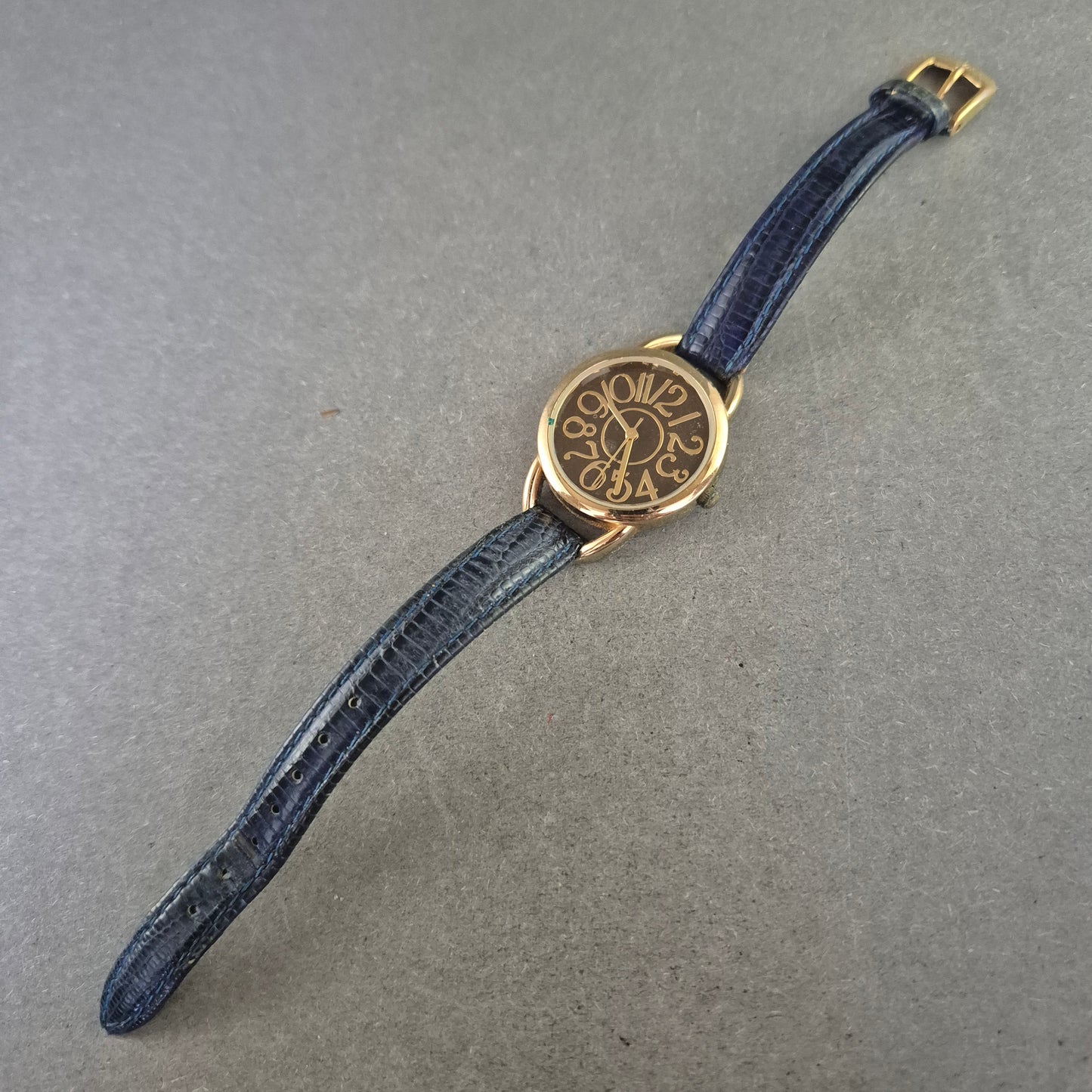 Bijou Brigitte Damenarmband Uhr – Verspieltes Zifferblatt im Retro-Look