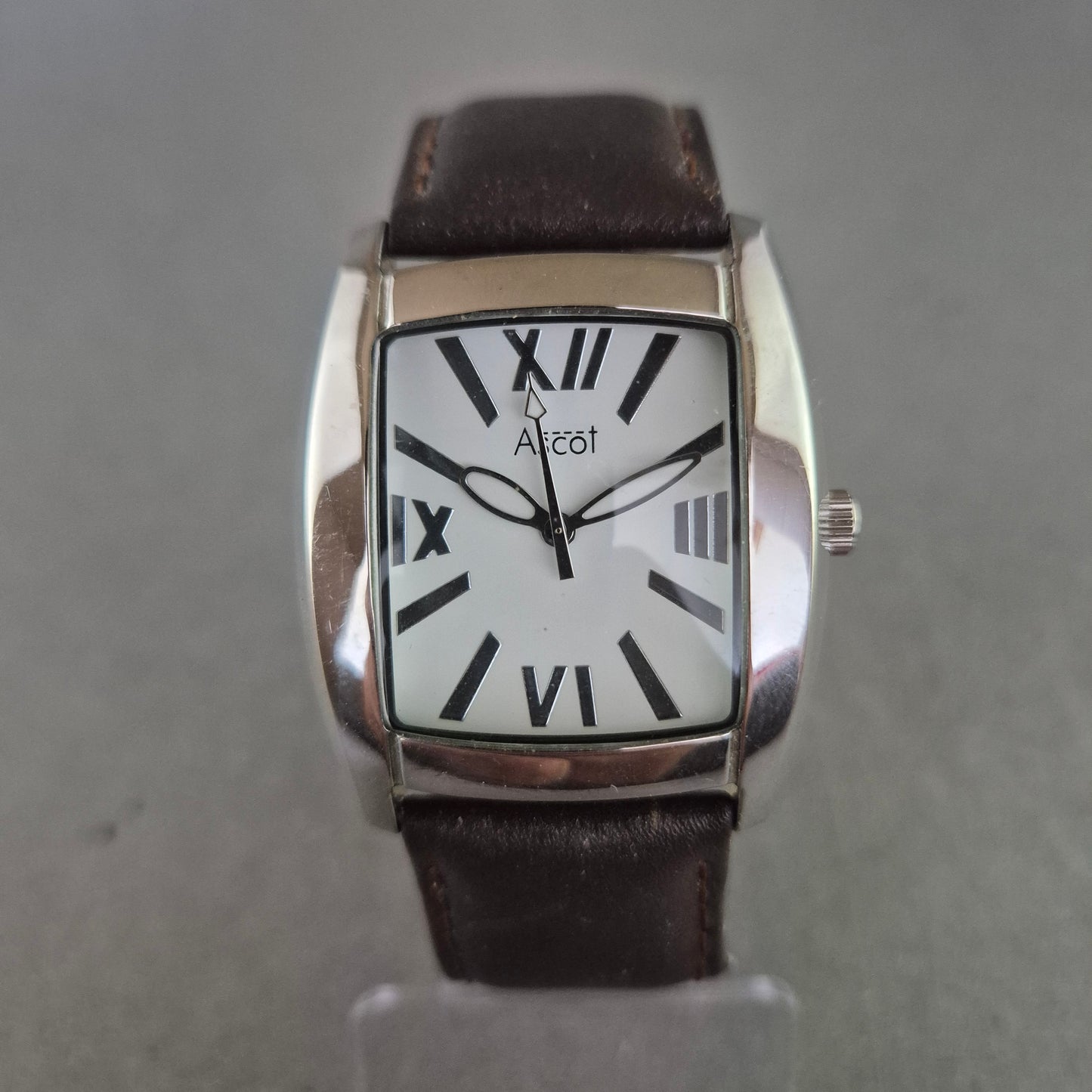 Ascot Herrenarmband Uhr – Rechteckiges Gehäuse mit XXL-Ziffern