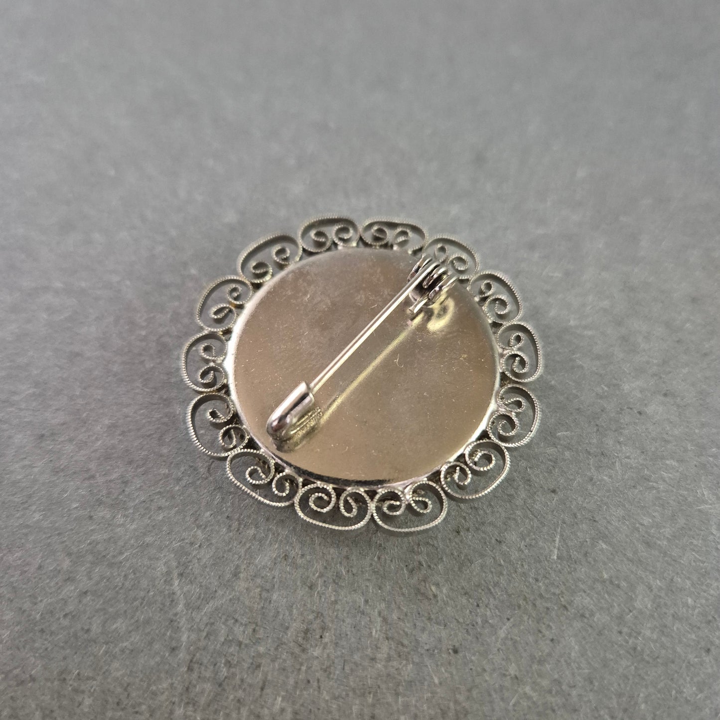 Florale Vintage-Brosche mit Mosaik – Italienisches Kunsthandwerk