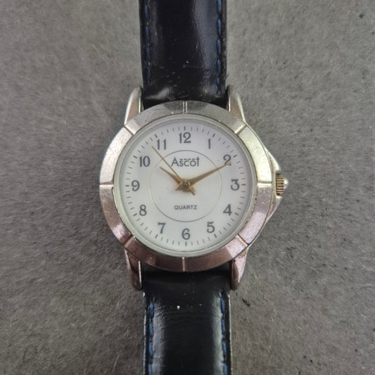 Ascot Herrenarmband Uhr – Klassischer Look mit weißem Zifferblatt