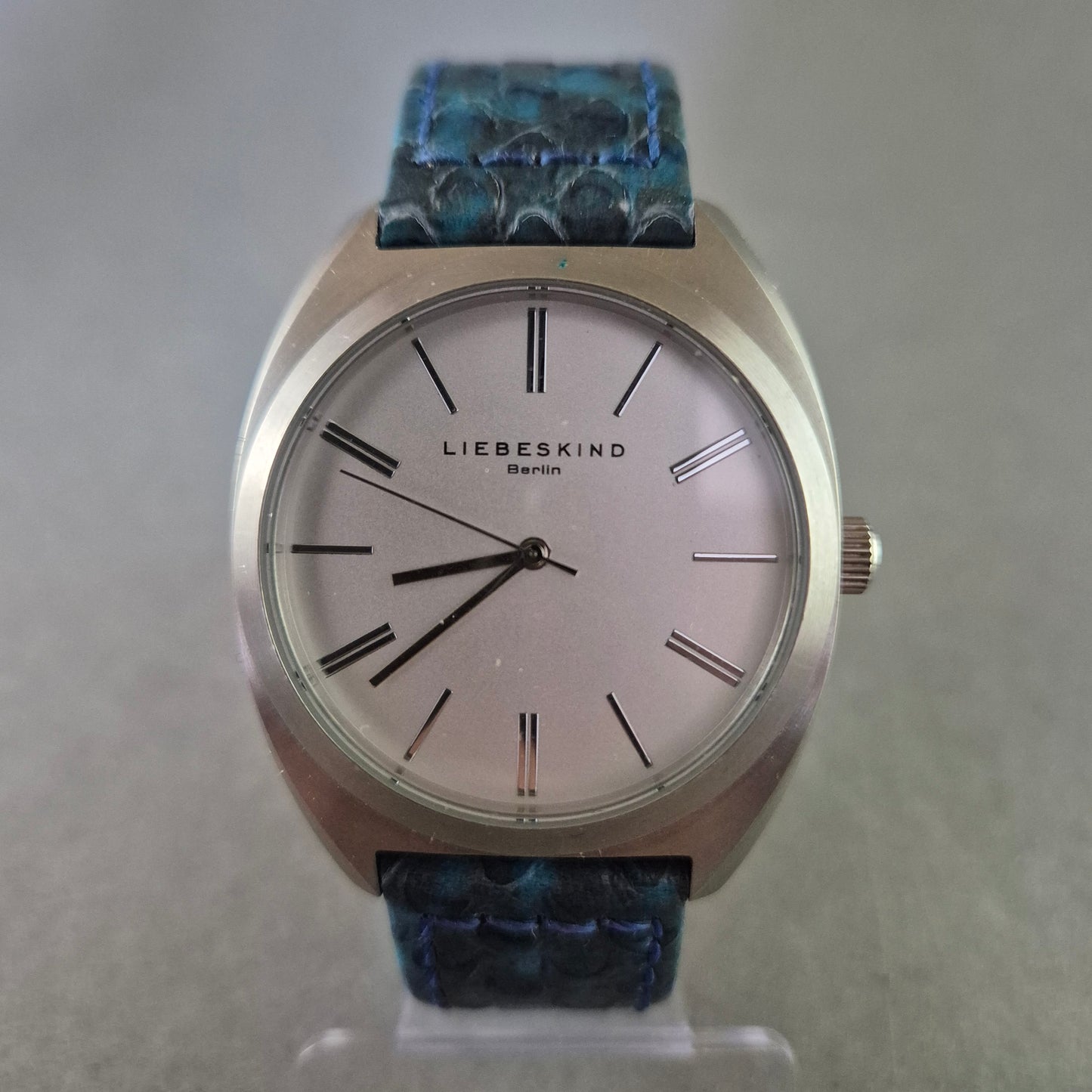 Liebeskind Damenarmband Uhr mit Kroko-Prägung – Stil trifft Farbe