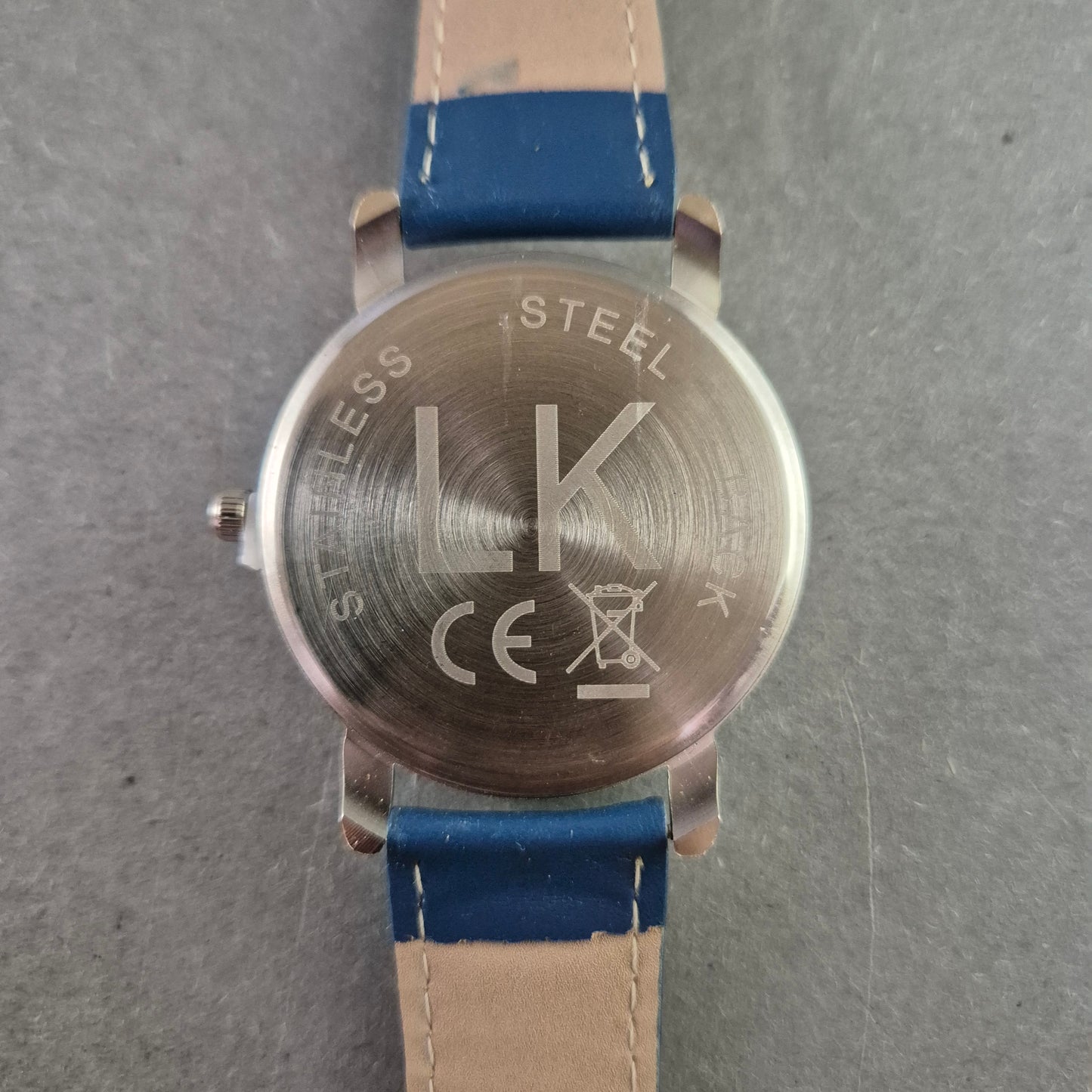 Stilvolle LK Quarzuhr mit blauem Armband – Modern und gut lesbar