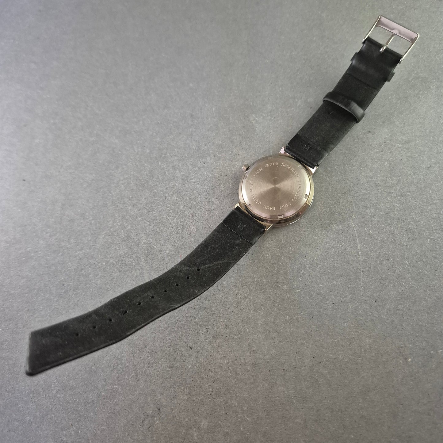 Moderne Vaillant Herrenarmbanduhr – Schlichte Eleganz in Silber