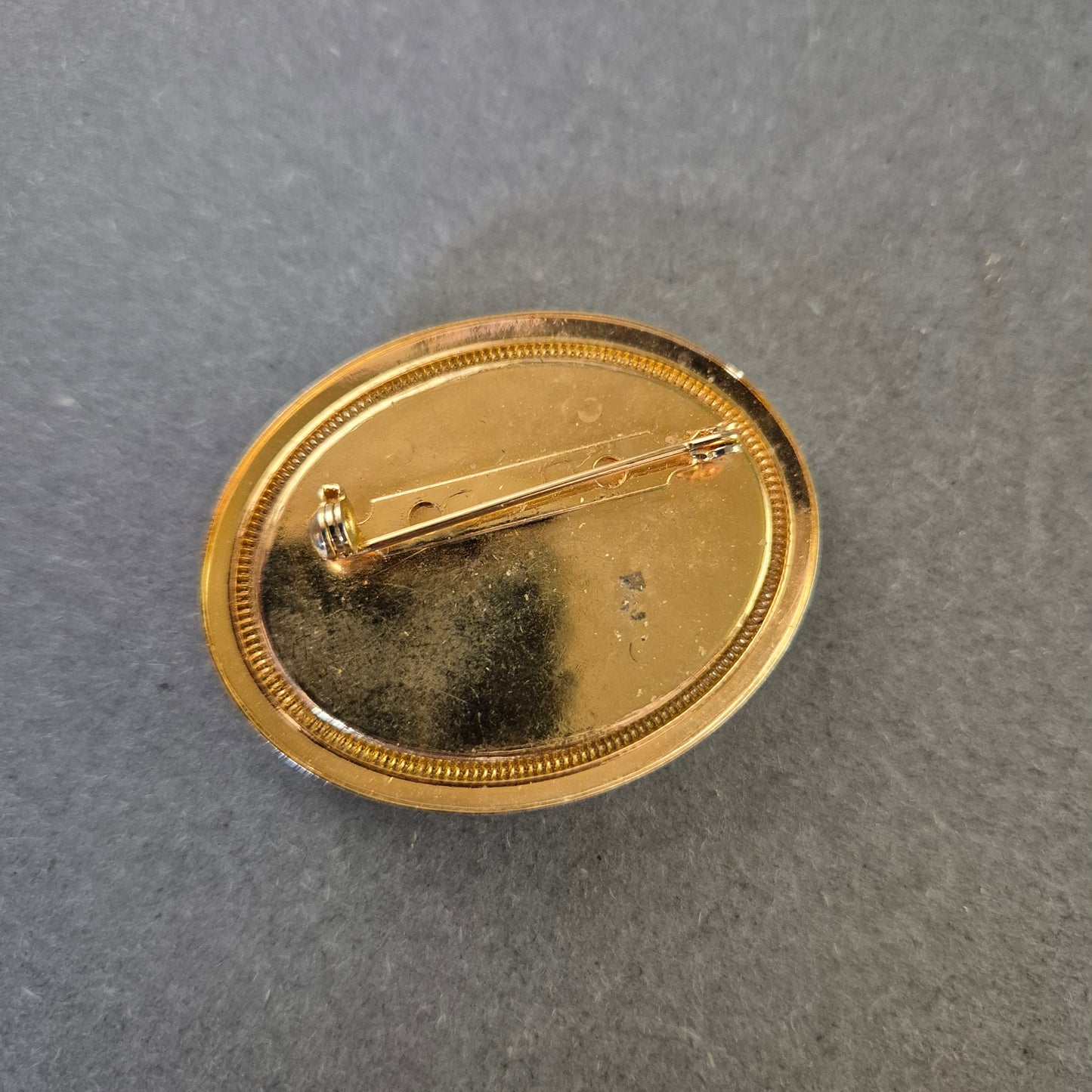 Vintage Brosche mit Kamel und Palme – Exotischer Wüsten-Look