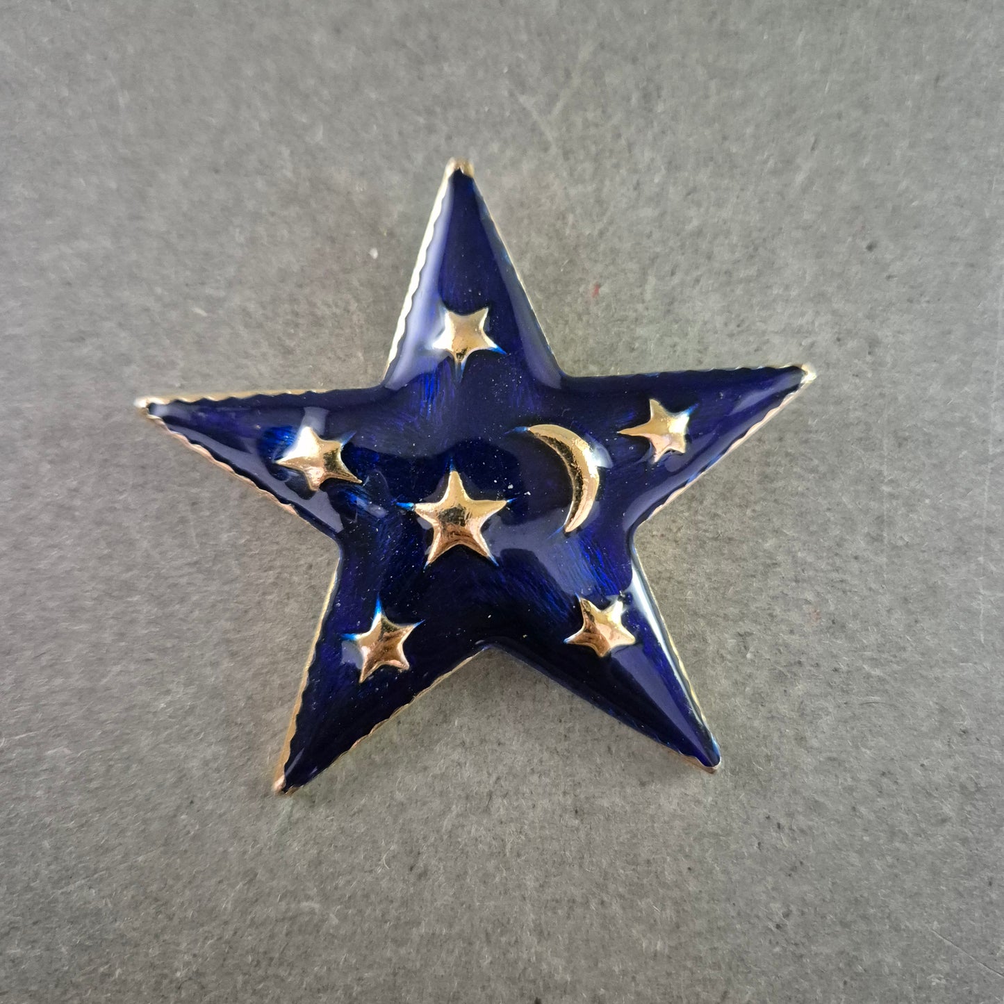 Stern Brosche – Nachtblauer Emaille Schmuck mit Goldakzenten