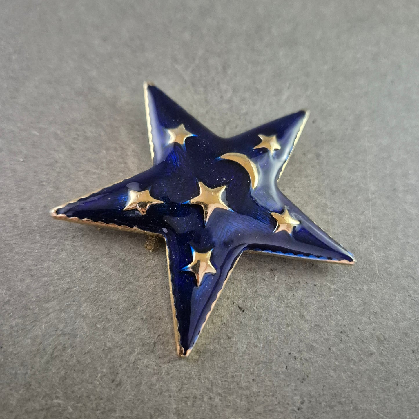 Stern Brosche – Nachtblauer Emaille Schmuck mit Goldakzenten